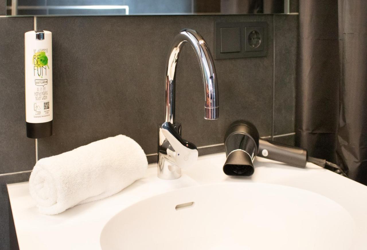 Men Hotel By Wmm Hotels Mengen Luaran gambar